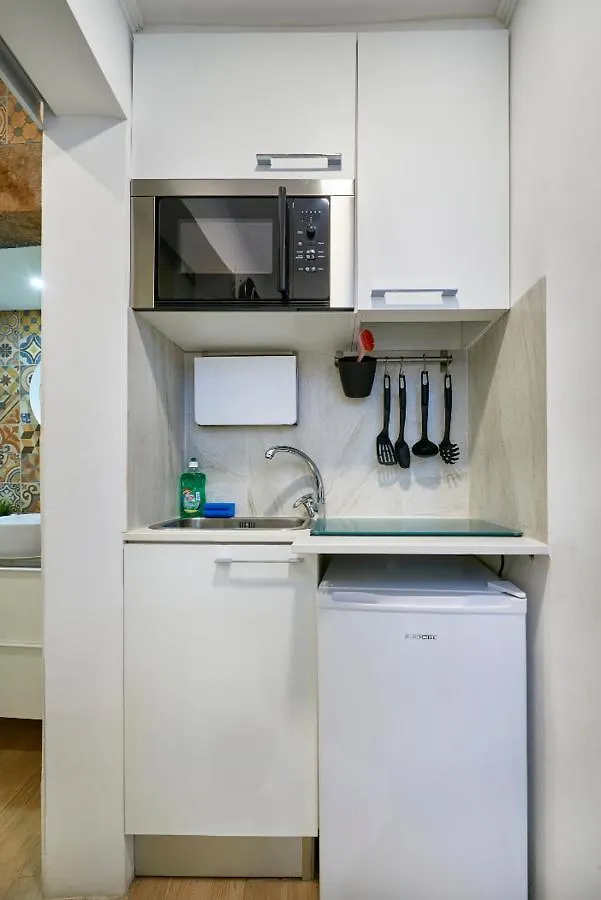 Апартаменты Mini Studio In Alfama Near Castelo St Jorge Лиссабон
