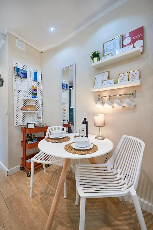 Апартаменты Mini Studio In Alfama Near Castelo St Jorge Лиссабон