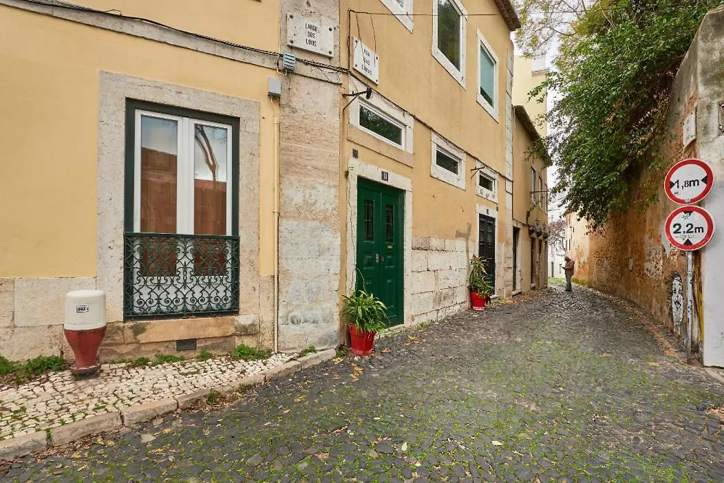 Апартаменты Mini Studio In Alfama Near Castelo St Jorge Лиссабон